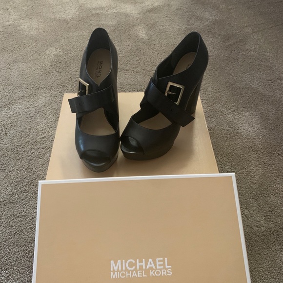 Michael Kors Heels - Picture 2 of 2